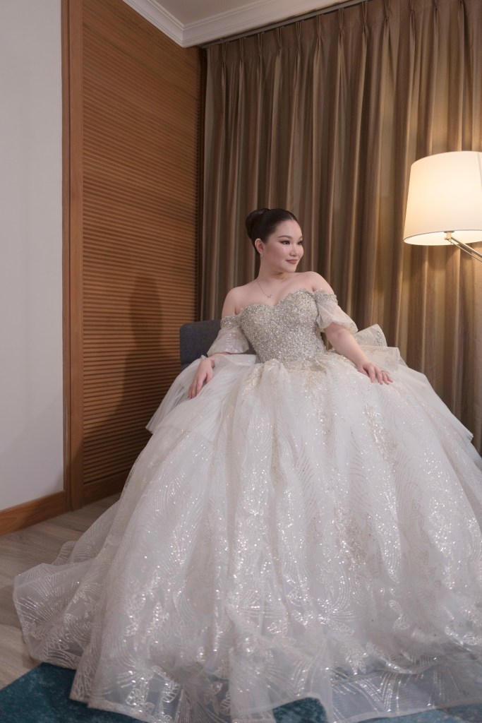 ชุดแต่งงาน Ball gown พรางสะโพกและต้นขา