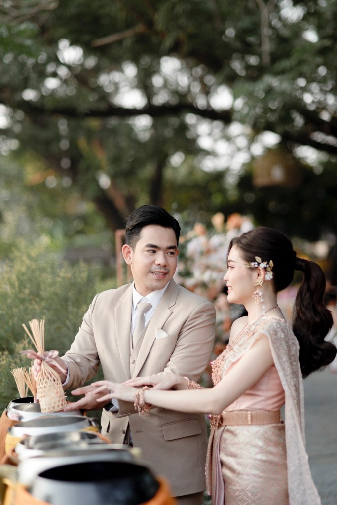 ชุดไทยพิธีมงคลสมรส