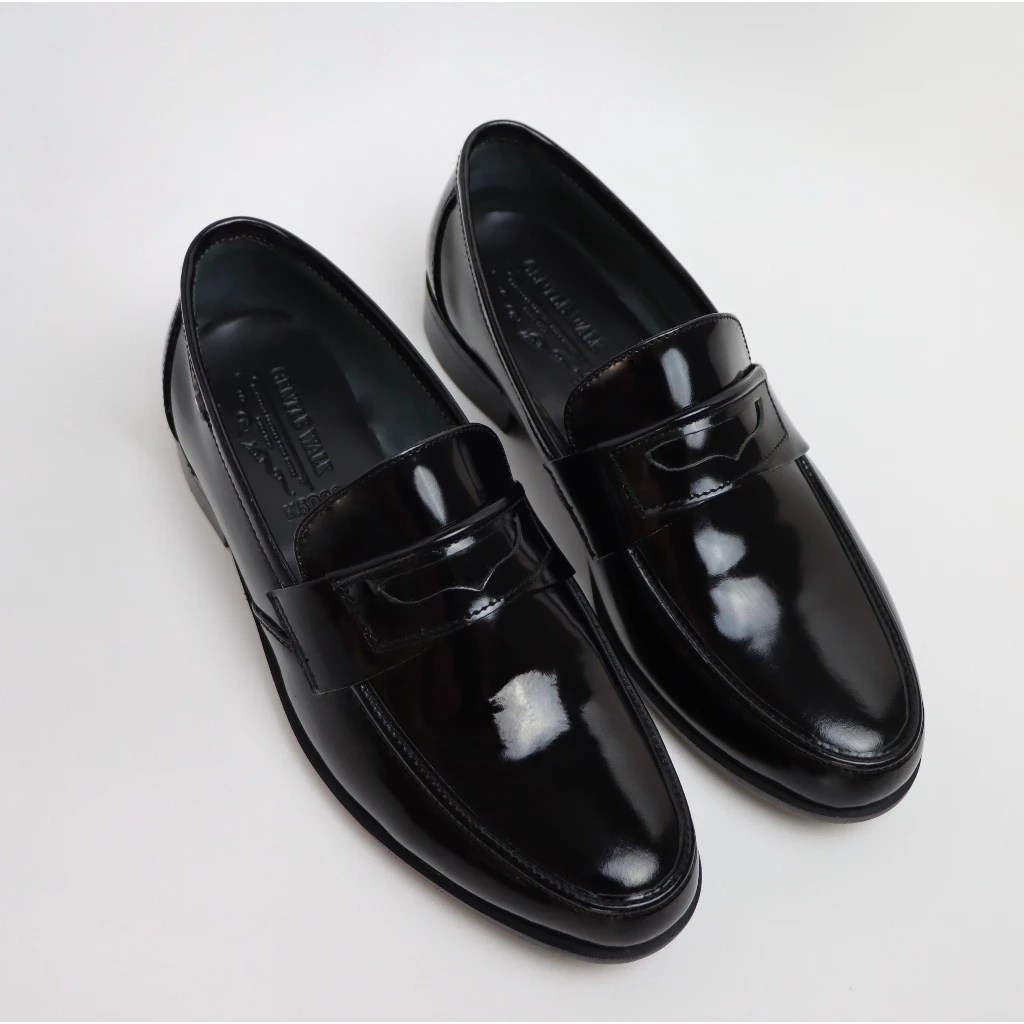 รองเท้าทรง Loafer หนังแท้สำหรับงานแต่งริมทะเล รองเท้าเจ้าบ่าว
รองเท้าหนังผู้ชาย
สูทเจ้าบ่าว
งานแต่งงาน
Groom Style