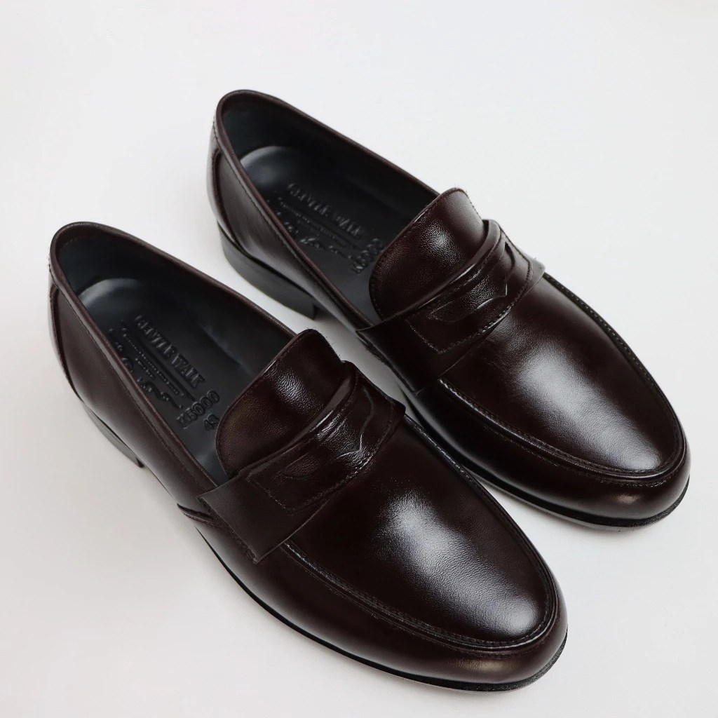รองเท้าทรง Loafer หนังแท้สำหรับงานแต่งริมทะเล รองเท้าเจ้าบ่าว
รองเท้าหนังผู้ชาย
สูทเจ้าบ่าว
งานแต่งงาน
Groom Style