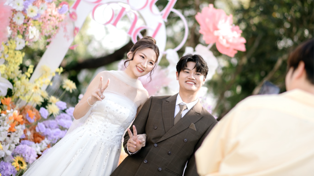 ชุดแต่งงาน ชุดเจ้าสาว สูทเจ้าบ่าว ชุดหมั้น ชุดไทยแต่งงาน-02